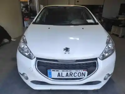 Vehículo de desguace PEUGEOT 208 Style del año 2014 con motor Vehículo de desguace PEUGEOT 208 Style del año 2014 con motor