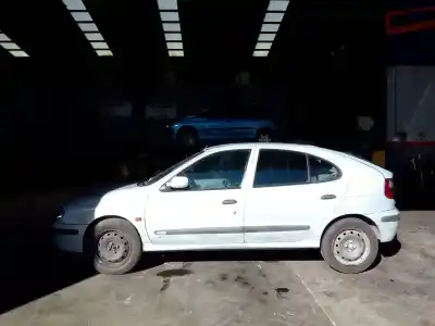 Vehículo de desguace RENAULT MEGANE I FASE 2 BERLINA (BA0) 1.9 dTi Authentique (BA0.) del año 2001 con motor Vehículo de desguace RENAULT MEGANE I FASE 2 BERLINA (BA0) 1.9 dTi Authentique (BA0.) del año 2001 con motor